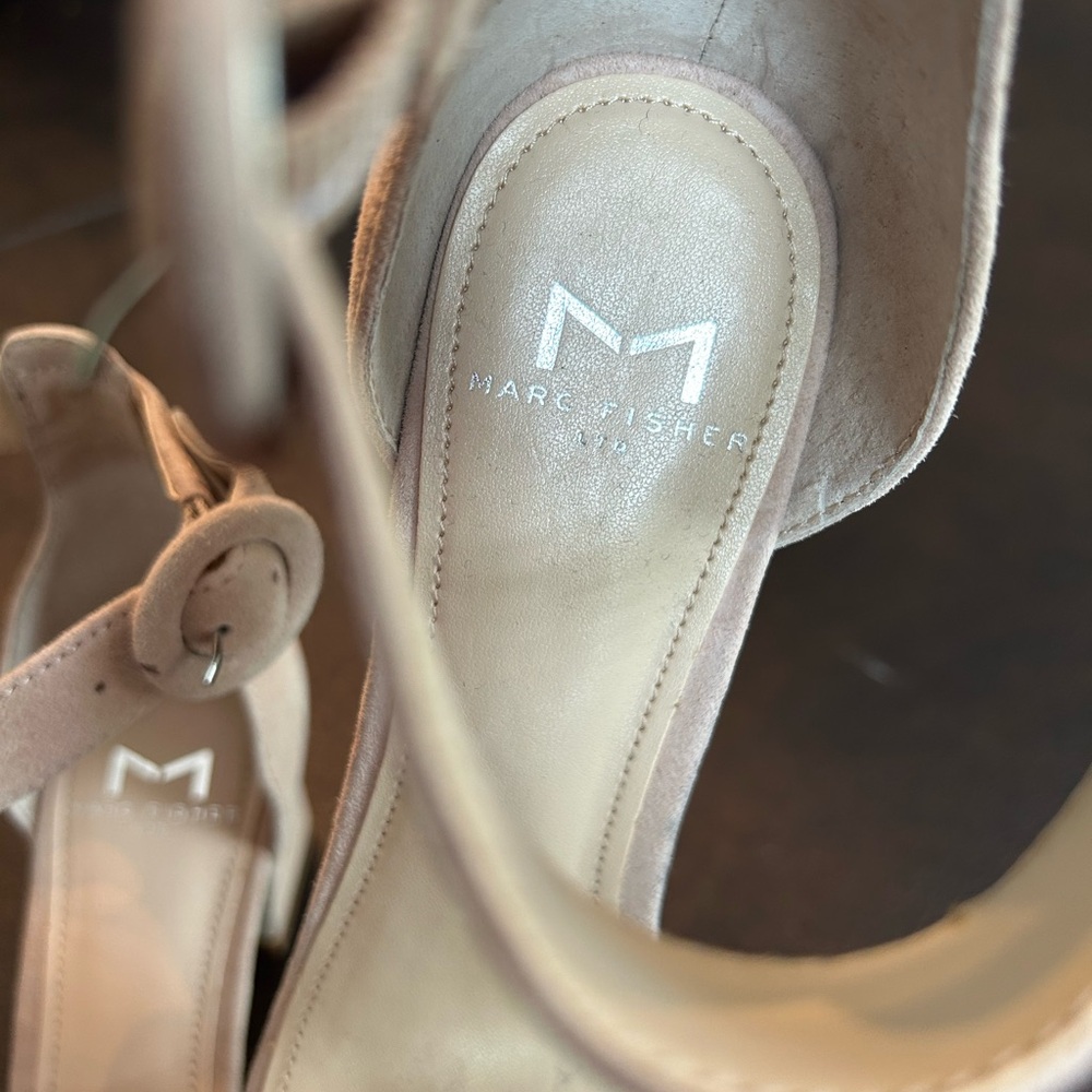 Marc Fisher LTD Women's Tan Block Heel Sandals size 6 1/2 M - Picture 5 of 6